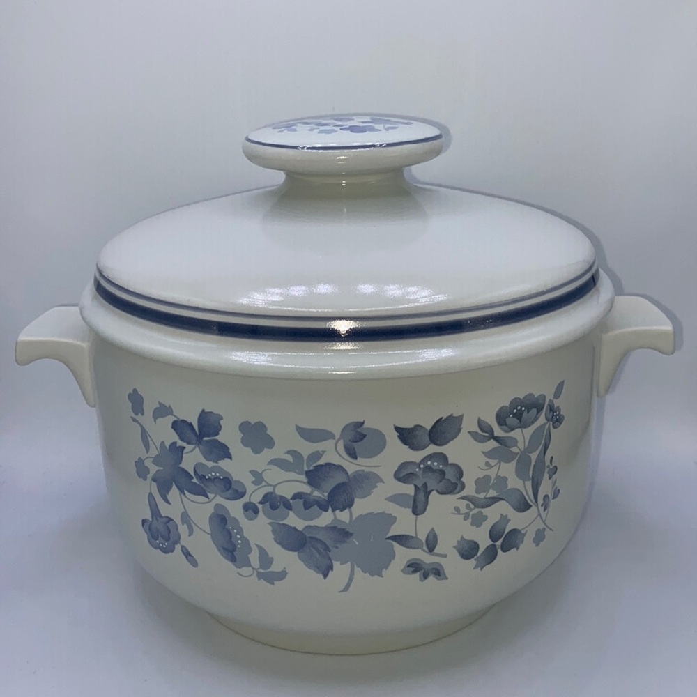 Royal Doulton Lambeth Stoneware Shadow Play LS 1020 Casserole Dish with Lid